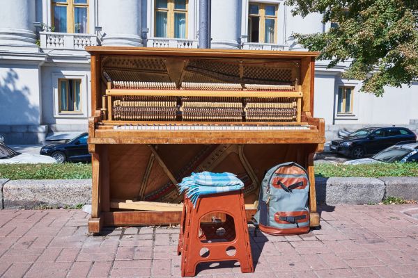 Piano Removal Service in Navarre